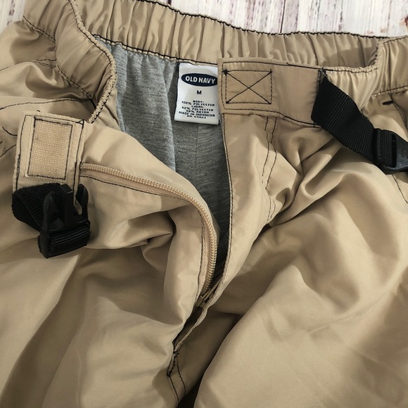 Old Navy Men's Casual Tan Cargo Pants size Medium 40” long - Picture 4 of 12